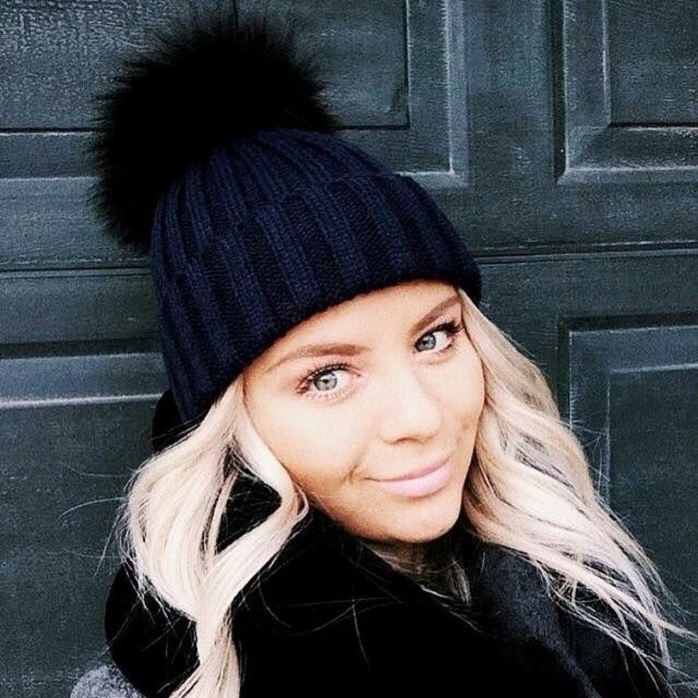 BLACK FUR POM BEANIE HAT